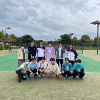 慶球会は慶應義塾大学の【公認団体】です🎾平日は週1〜2程度で15時〜17時の間でテニスができます😆バリバリの経験者から初心者まで幅広い層が在籍していますが、みんなが楽しめるサークルです!イベントもたくさんあるので大学生活謳歌できること間違いなし😍質問はDMで対応します☁️履修相談も!#春から慶應