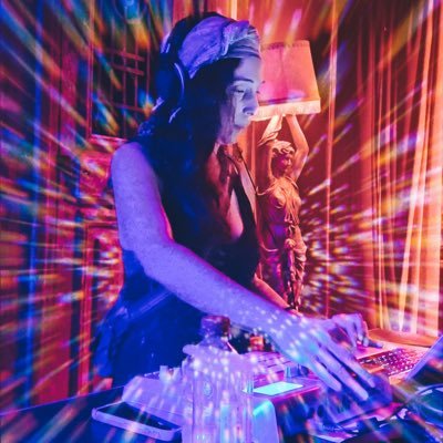 Composer / Producer / Engineer / DJ / Artist / Radio @2ser #ShadowsOfTomorrow ::: look https://t.co/dvEKefsNOW ::: listen https://t.co/3MlOmyh6FQ