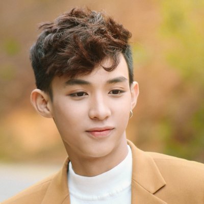 vanlavie93's profile picture. 