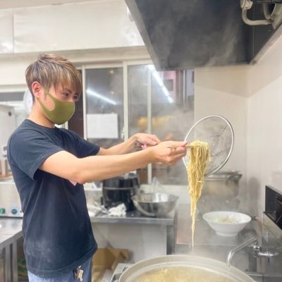 ラーメンが好きですマネージャー(｀・∀・´) 好きなもの:🍜🐈👓🀄⚾️