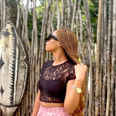 Blessed being🤩
Radio and TV Personality
Fashion Stylist
Fashion Magazine and Brand Owner
IG: mont_reigns
FB: Mo Ramalohlanye