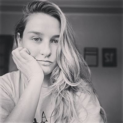 AndreaFrizzo's profile picture. Tentando manter a sanidade nesse país insano