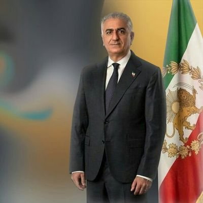 عاشق ایران و خاندان سلطنتی پهلوی
@pahlaviReza
@ShahbanouFarah
@Phoenixprijlran