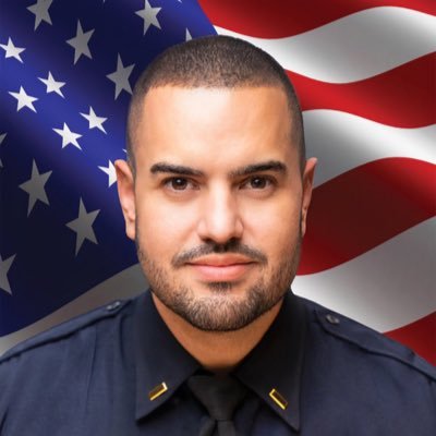 Commanding Officer @MiamiPD’s Recruitment & Selection Unit. @FIU alumnus 👨‍🎓 & @BarryUniversity graduate. Views are my own. Retweets are not endorsements.