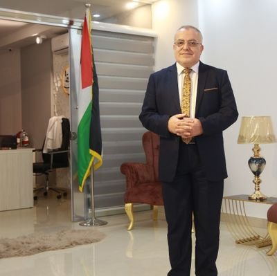 دكتوراة في العقاقير الطبية مختص في التغذية العلاجية محاضر جامعي متقاعد في كلية الصيدلة بجامعة الأزهر ، عضو مؤسس في الكلية، استشاري الطب الوظيفي