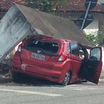 liberdade não é ter duas asas e sim duas rodas e ter o domínio de andar em uma só