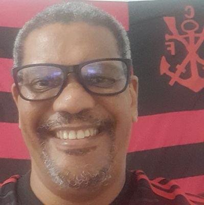 Carioca de Nascimento,Capixaba por Opção. 
Aqui falo de futebol, FLAMENGO!
Sobrando tempo, conversamos sobre outros assuntos. 
Obrigado pela amizade!
SRN