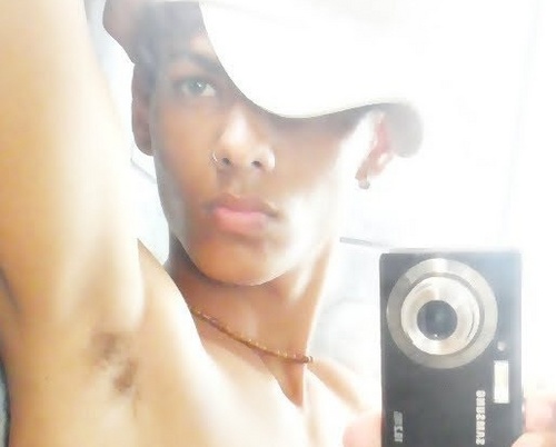 Eu olho para dentro de mim, e não me importo com o que as pessoas fazem ou dizem eu me preocupo só com as coisas certas. -Bob Marley