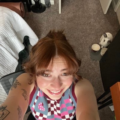 even tho she lives with 7 men, she is not easy! if you wanna buy me something https://t.co/fVhG2OQWBQ