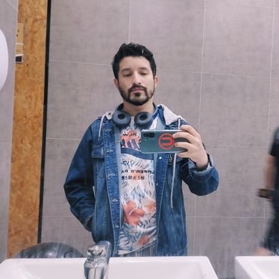 Henry3587's profile picture. Ni siquiera la oscuridad es oscura para ti. No importa cuán oscura sea una noche,para ti seguirá siendo tan clara como el día.