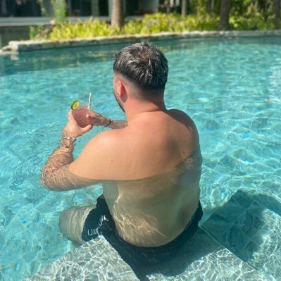 r_luuuutz's profile picture. @clarasmrg 👸🏽