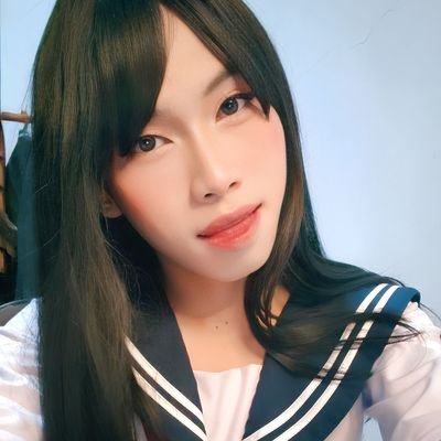 Aku bukan cewekk yaa 

suka cosplay char anime cewek
femboy 🇮🇩