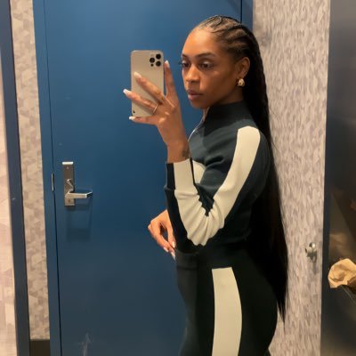 AlmostTechBae's profile picture. Future data analyst then onto full stack engineering 👩🏽‍💻 using this twitter to document my journey and network
