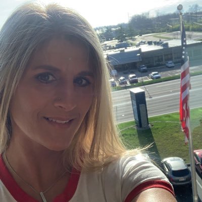 lesliepenn14's profile picture. 