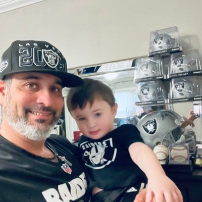 Daddy of two, love Jesus and a big Raiders fan