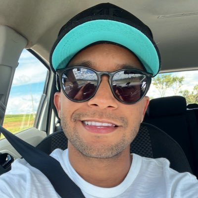 O caminho, da felicidade ainda existe, é uma trilha estreita, em meio a selva triste!☥