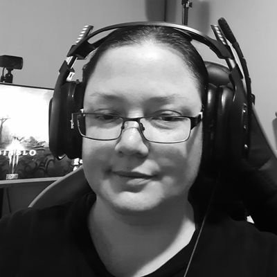 South African Twitch Streamer who plays a variety of games and really loves horror . Does a bit of photography and painting on the side  🎮🎨📸🎮 #CBC 🌺🐵🌺