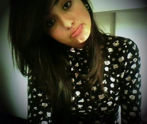 ooi ! tenho 14 aninhos , Legal , SPFC (L) , Canceriana , amo fazer novas amizades , Família s2 , Deus , Música ♪ , Fotos , Doces ;3 , #Feeh s2' , etc . hihi'