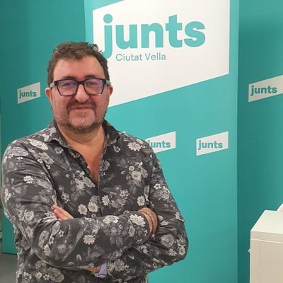 Treballant per les persones i el seu entorn. Al tercer sector i a l'espai polític. Conseller Portaveu Adjunt de Junts a Ciutat Vella i Vicepresident del consell