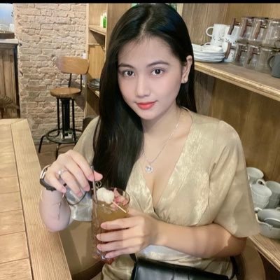 Monquaviet's profile picture. 