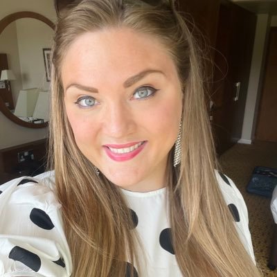 LondonerLouu's profile picture. Ambivert ❤️ Creative Producer 👩🏼‍💻 Here for the Memes 🥳 Love my city 🇬🇧