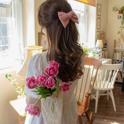 🌺مي🌺
اللهم أرزقنا قلوب تتجلى بـخشيتك ، ونعماً تدوم بفضلك ، وأرواحاً تهوىَ طاعتك ، ولساناً لا يمل من ذكرك يارب 🤲