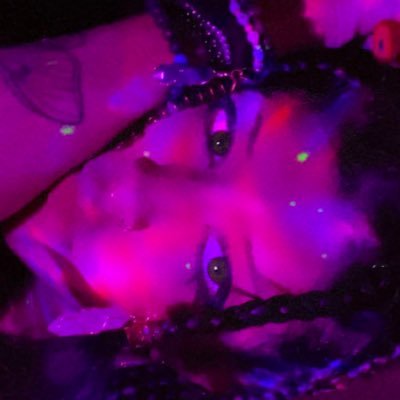 aphoenixjade's profile picture. stanky hold the leg