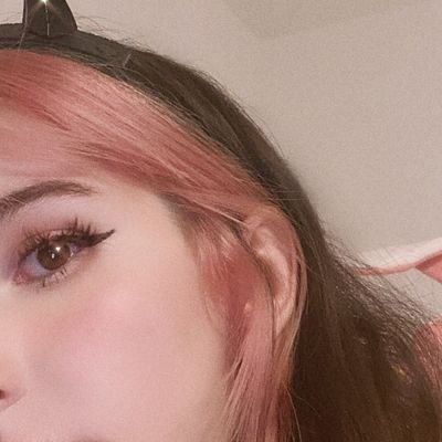 💕into chick's with Dicks💕 She/her.
curious aren't you ? 💖
retwitter and liker 😇