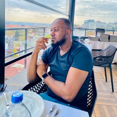 ManRomez's profile picture. Tennis 🎾 | Red Bull F1 🏁 | Man United ⚽️ |