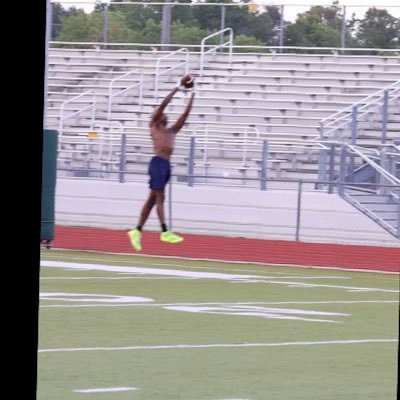 #JUCOPRODUCT 🏈 6’2, 185 WR 4.4 (40yd Dash )3.2GPA (NCAAID#2301749858) VERY LITTLE TO NO FILM!