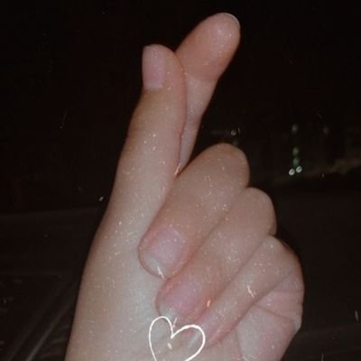 اللهم إني استودعتك نفسي وحياتي وأحلامي فهَب لِي من تَوفيقك ما يرضيني.. ♥️♥️✨
