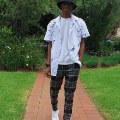 Student somatologist, Chairperson @ gallery of academic leaders. Christ fanatic, Football lover.