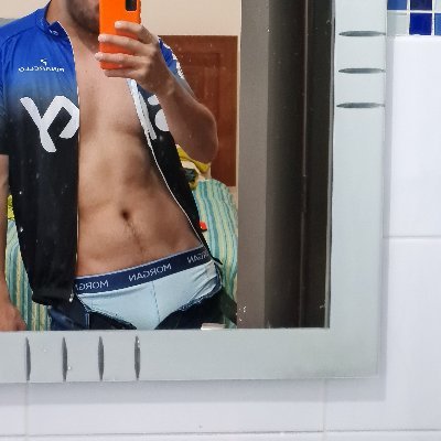 Conociendo y disfrutando, no me cierro a nada solo pasarlo bien 😏