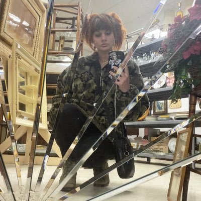 rebarosie's profile picture. Watch me lose it in real time