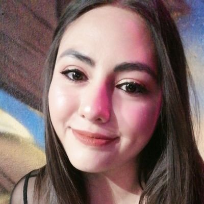 26 años.
Mexicana. 
Gastrónoma, Escritora en procesó.
Amante del café y el chocolate.
Gusto por los sabores extraños.
3-01-97.