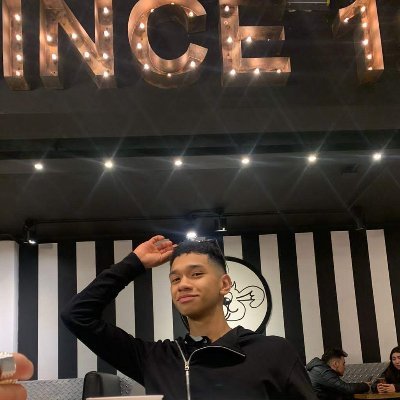 Gabrieelv_29's profile picture. 