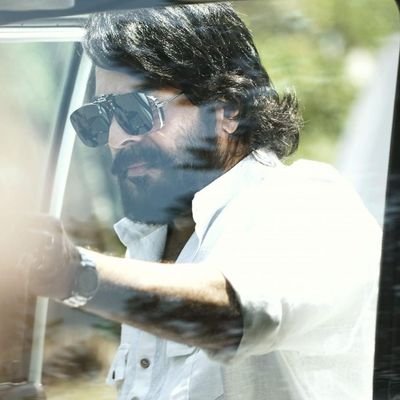 Kanyakumari Karan, communism , #Thalapathy fan
பிடிக்கும் பிடிக்காதுன்னு
பார்த்து வளர்ந்த பையன் இல்லைங்க நான்...
கிடைக்கிறது பிடிக்கும் அவ்ளோதான்