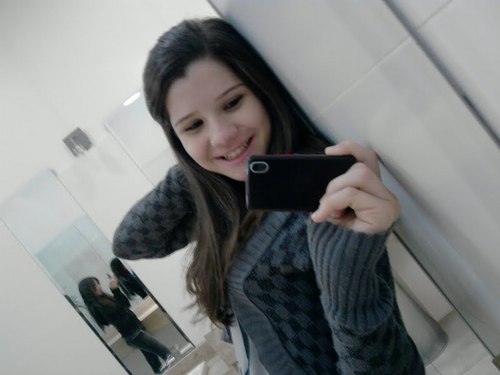Feliz, Chocólatra, Idiota, Capricórniana, Lagne, Irritante, Tecladista, Shoppingzera, Lovato s2;* Segui que eu sigo de volta ...