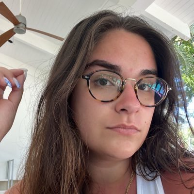 deanna_wut's profile picture. 🤓