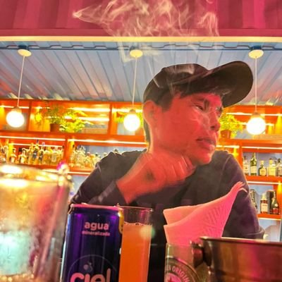 E1t2c3's profile picture. jálele perro de todos modos no tenemos futuro