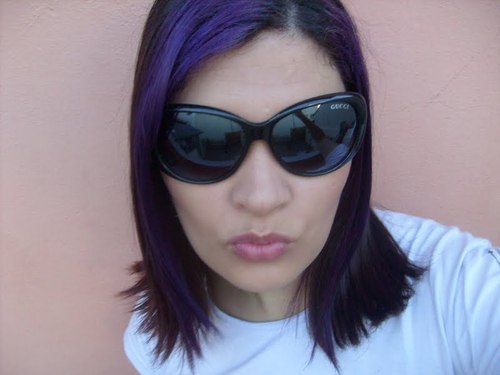Sou um pessoa diferente, sou legal, curto rock, animes e mangas...adoro falar e gosto de assuntos diferenciados...