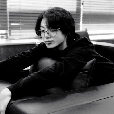 nochuhoney's profile picture. "because the dawn right before the sun rises is the darkest"