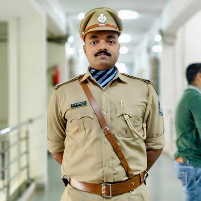 Deputy SP 🚨🇮🇳 |
Gujarat Police 

Ex-DILR |

Peaceful Warrior