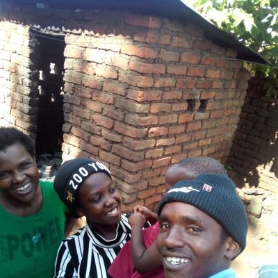 OZaimana's profile picture. 