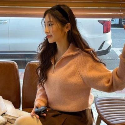 Velvet40945749's profile picture. 