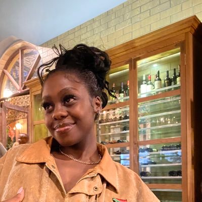 LihleeeeR's profile picture. She/they
ke rata basadi