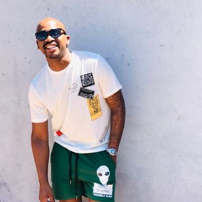 Mbongeni_Ridgie's profile picture. Procrastination fighter!...even now 😭
Realist.
I'm already rich, just waiting for it to materialize🤞🏾❤️