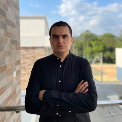 Víctima del conflicto colombiano, Filósofo - pedagogo, Administrador policial,gestor territorial y auditor, seguridad, riesgos y análisis de contexto, SARLAFT,