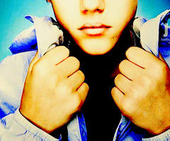 Justin is in my bed right now. yeah bitches, be jealous.