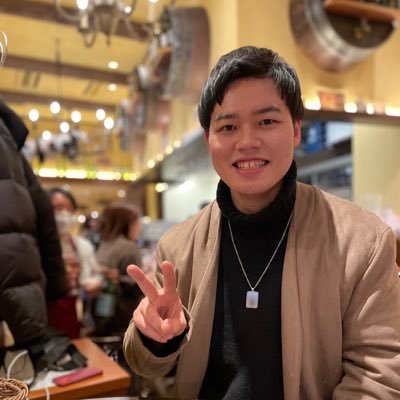 Webアプリとスマホのエンジニア 宅建 慶應理(情報工学)卒 25歳 TOEIC915